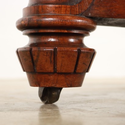 Vela Round Table