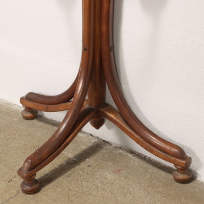 Thonet-type coat hanger