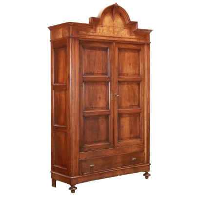 Umbertino-Kleiderschrank in Walnuss