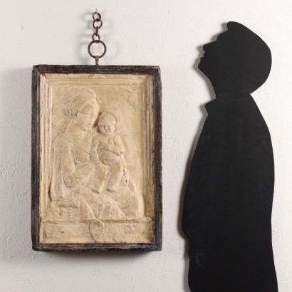 Bas-relief en stuc, Vierge à l'Enfant et aux anges