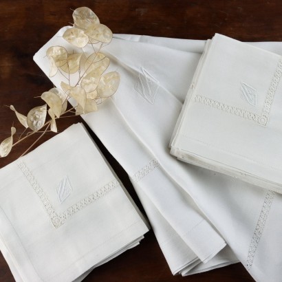 Mantel con Doce Servilletas