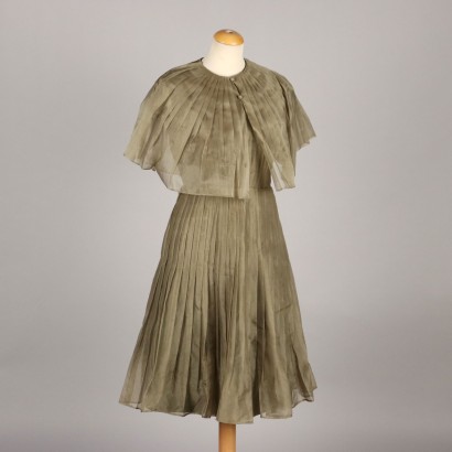 Vestido vintage con capa