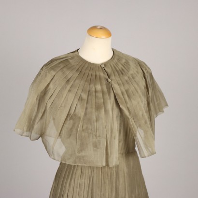 Vestido vintage con capa