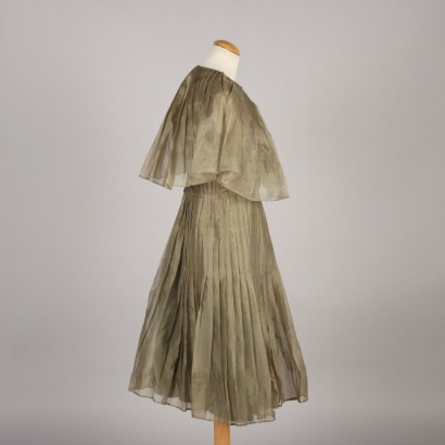 Vestido vintage con capa