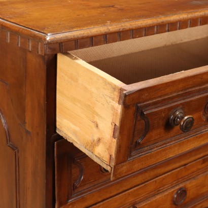 Commode de style baroque