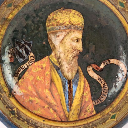 Coppia di Piatti da Parata in Maiolica