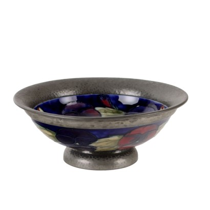 Cuenco Moorcroft & Tudric de cerámica y peltre