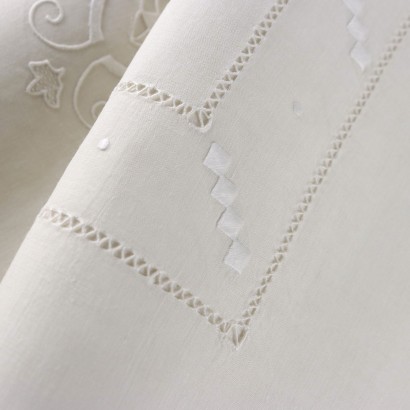 Double room with two pillowcases