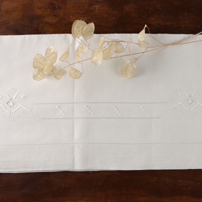 Double room with two pillowcases