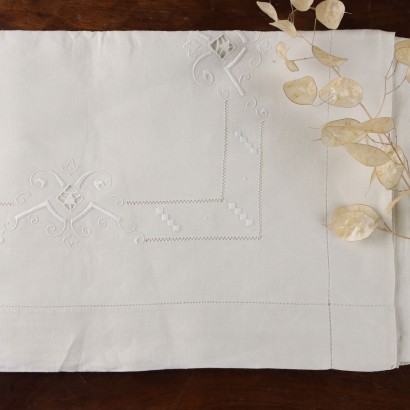 Double room with two pillowcases