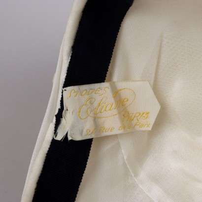 Cappello Vintage con Fiori Bianchi