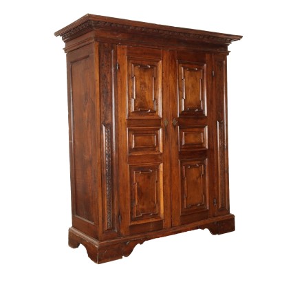 Großer Barock-Kleiderschrank