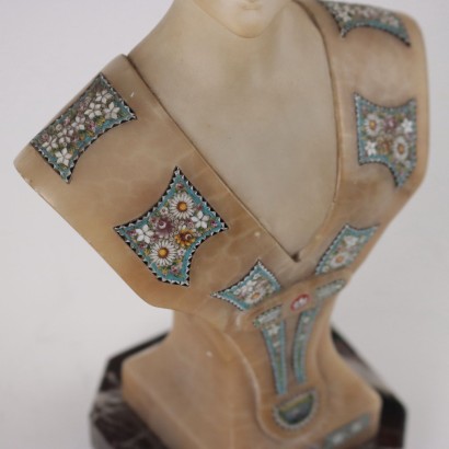 Busto in Alabastro con Inserti in Micr