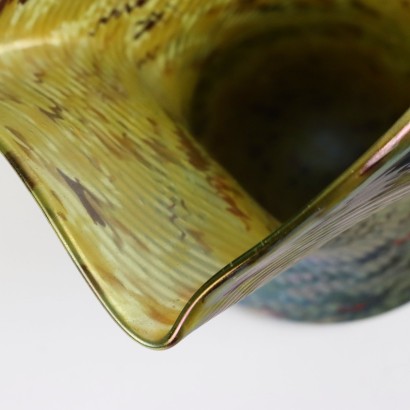 Vase en verre irisé