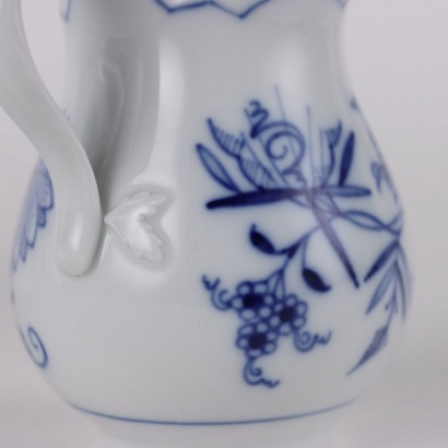 Due Brocche in Porcellana di Meissen