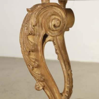 Coppia di Tavolini in Stile