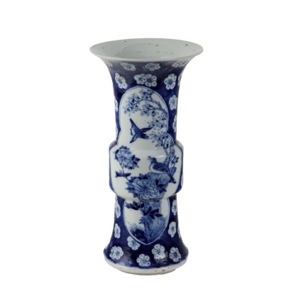Vaso a Tromba in Porcellana