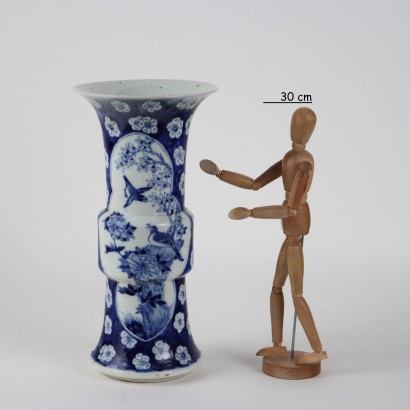 Vaso a Tromba in Porcellana