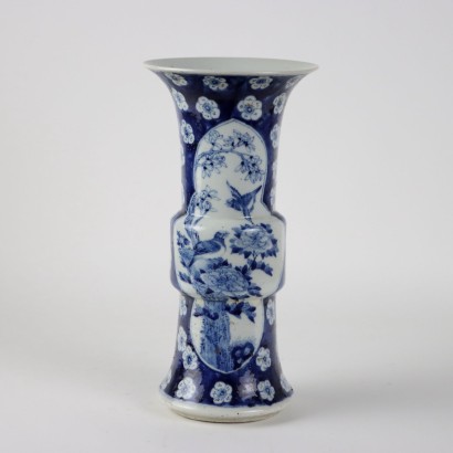 Vaso a Tromba in Porcellana