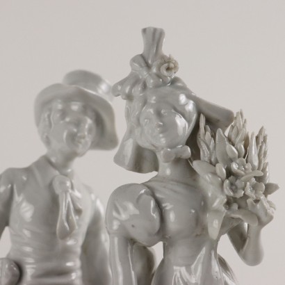 Grupo Escultórico en Porcelana Blanca de