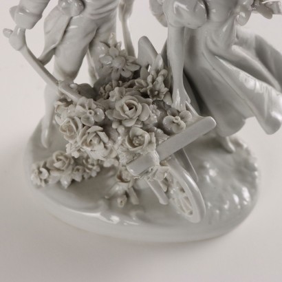 Grupo Escultórico en Porcelana Blanca de