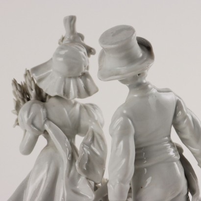 Grupo Escultórico en Porcelana Blanca de