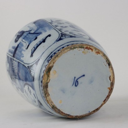 Delft vase