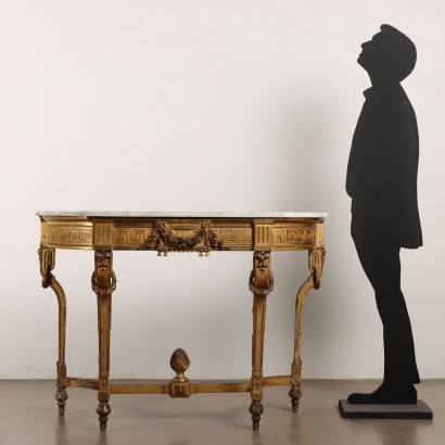 Console sculptée et dorée
