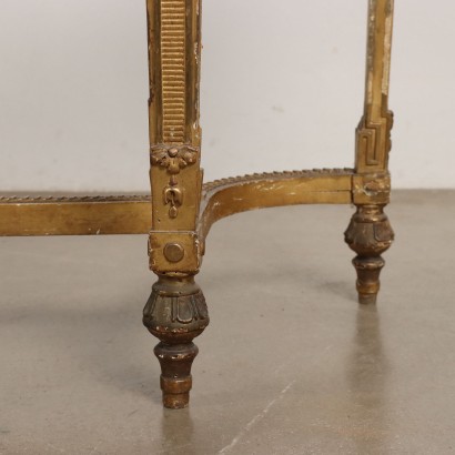 Console sculptée et dorée