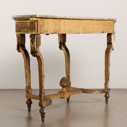 Console sculptée et dorée