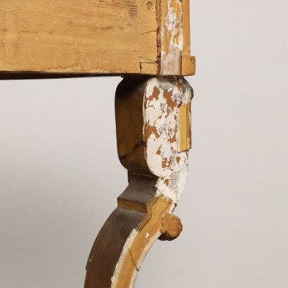 Console sculptée et dorée