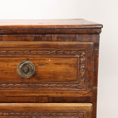Cassettone Neoclassico in Noce