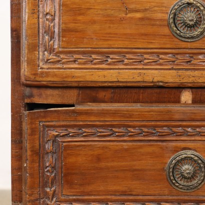 Cassettone Neoclassico in Noce
