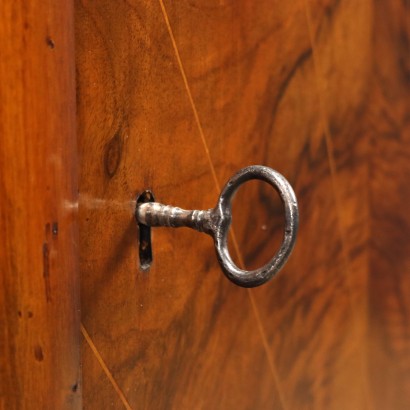 Credenza in Stile Neoclassico