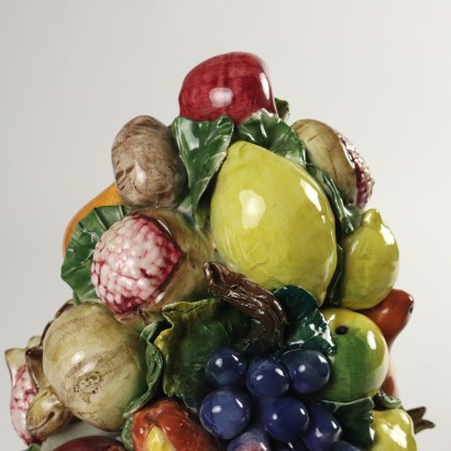Cesto con Piramide di Frutta in Cerami