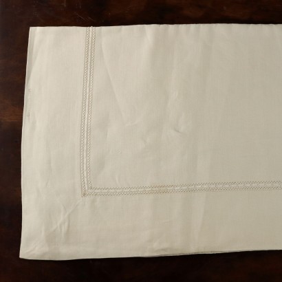 Double room with two pillowcases