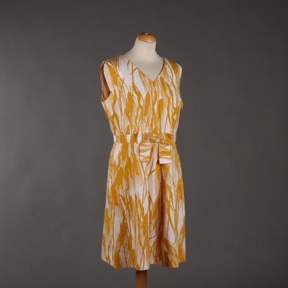 Vestido estampado barato y elegante de Moschino