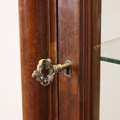 Vitrina de estilo barroco.