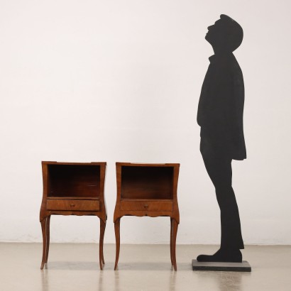 Paire de tables de chevet élégantes