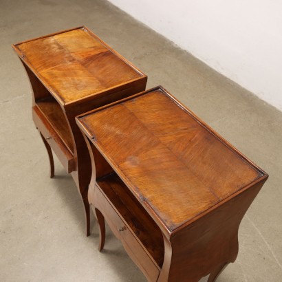 Paire de tables de chevet élégantes