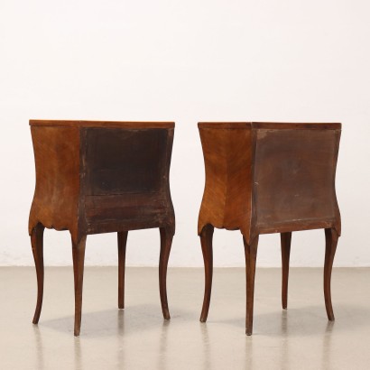 Paire de tables de chevet élégantes