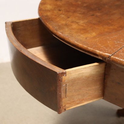 Table Louis-Philippe