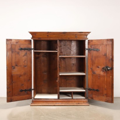 Baroque fir sideboard