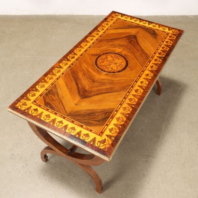 Tavolino in Stile Neoclassico