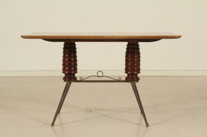 Tavolino; marmo, legno di faggio tinto e tornito, ottone