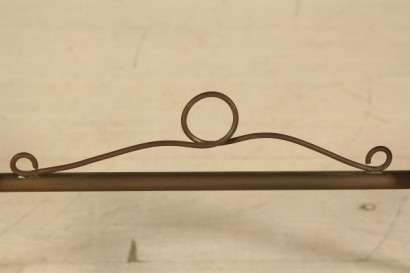 Tavolino; marmo, legno di faggio tinto e tornito, ottone