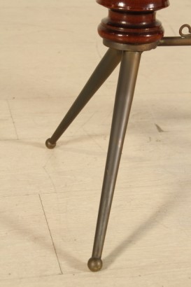 Tavolino; marmo, legno di faggio tinto e tornito, ottone