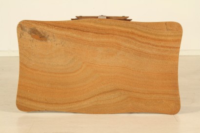 Tavolino; marmo, legno di faggio tinto e tornito, ottone