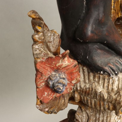 Coppia di mori portalume intagliati