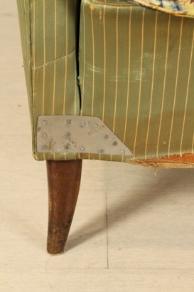 Poltrona anni 50,imbottitura a molle, rivestimento in tessuto.